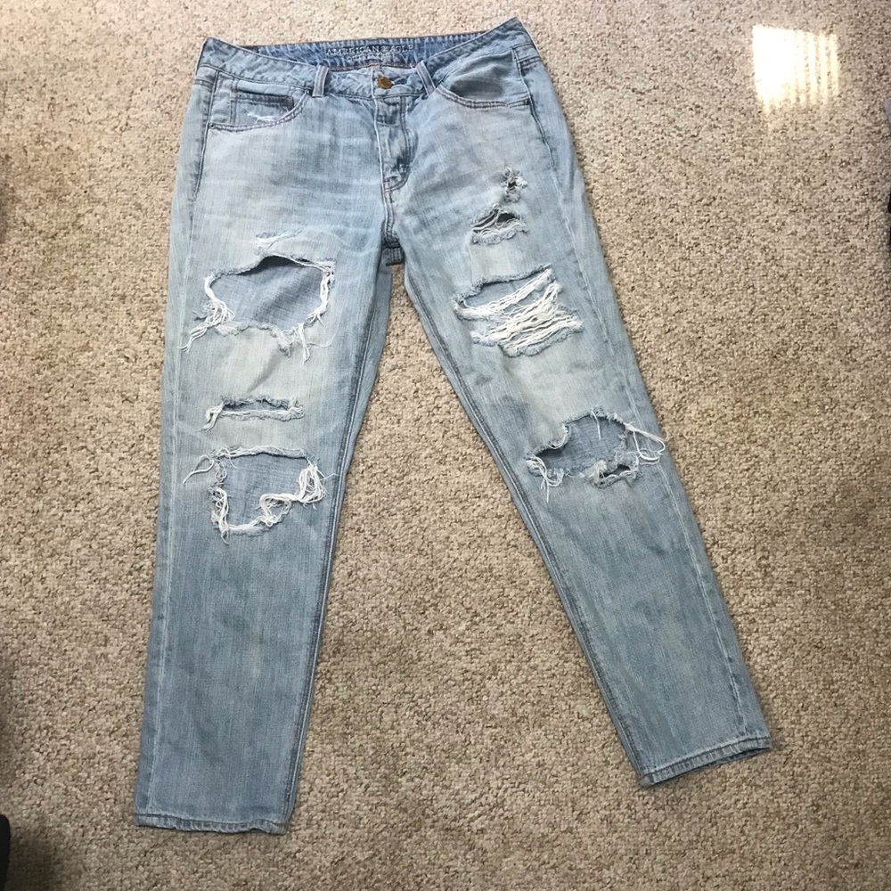 American Eagle light wash boyfriend jean